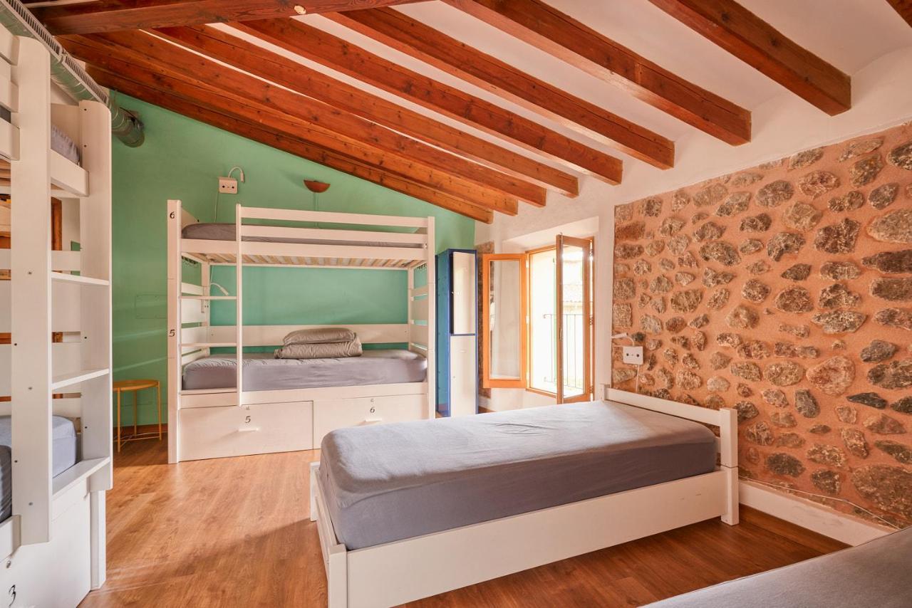 - Juvenil Hostel Sóller